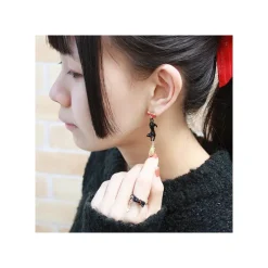 Boucles d’oreilles percées Jiji sur son balai - Kiki la petite Sorciè